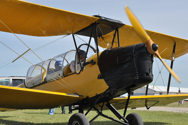 Starting the Tiger Moth